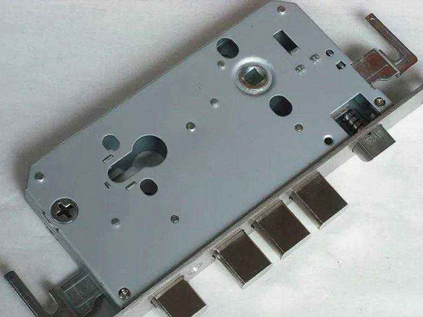 西区24小时上门开锁公司