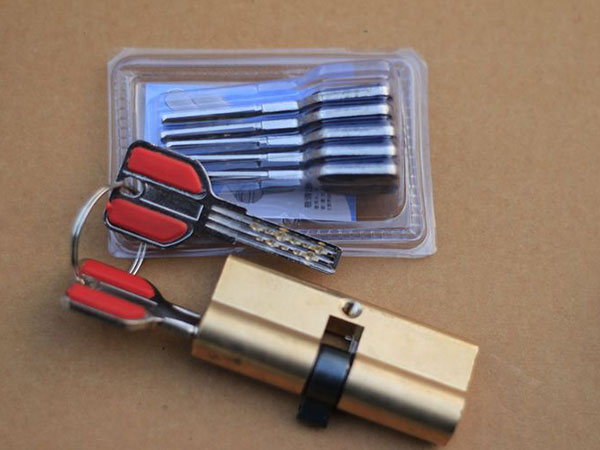 西区24小时上门开锁公司